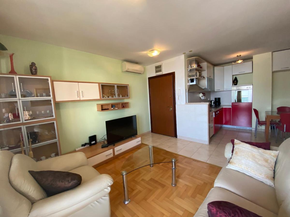 Znjan Apartment Split Exteriör bild